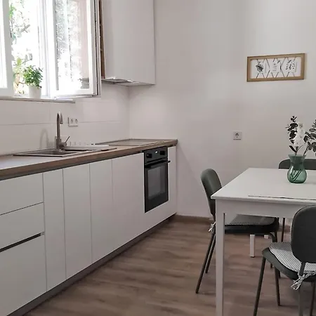 Mit Riesigem Garten By Interhome